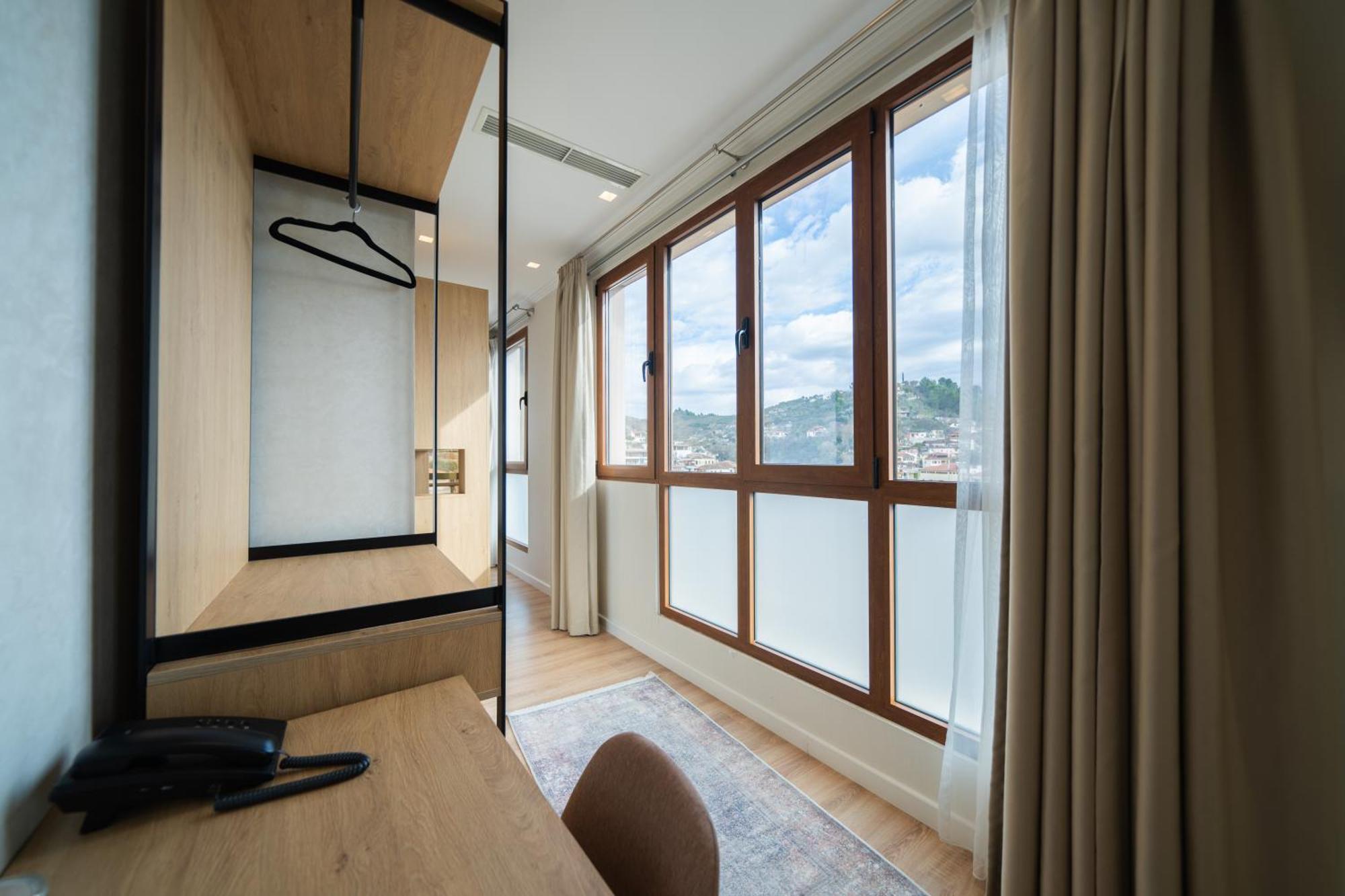 Merko Hotel Berat Luaran gambar