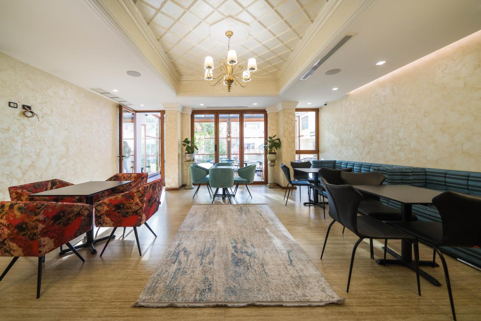 Merko Hotel Berat Luaran gambar